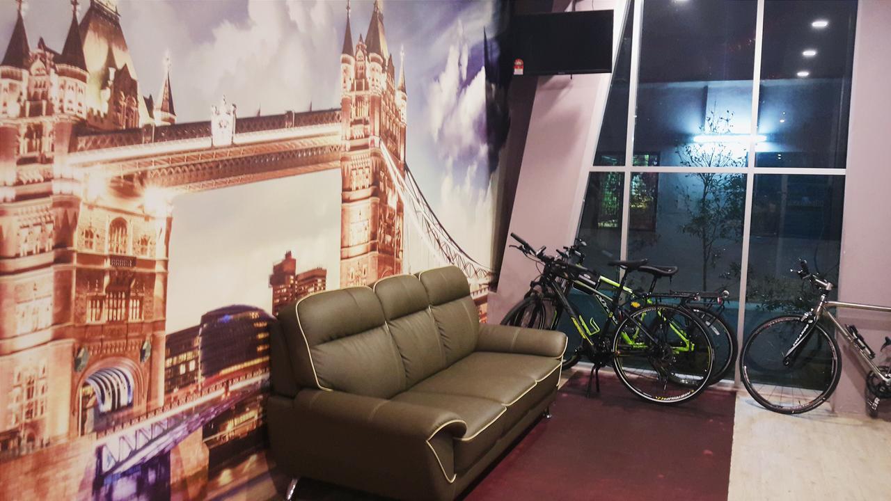 Om Hotel Simpang Ampat  Экстерьер фото