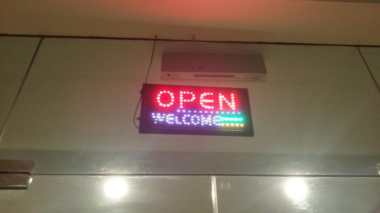 Om Hotel Simpang Ampat  Экстерьер фото